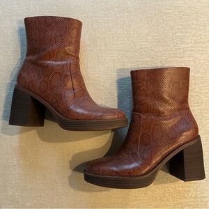 Universal Thread Brown Snakeskin Chunky Heeled Boots